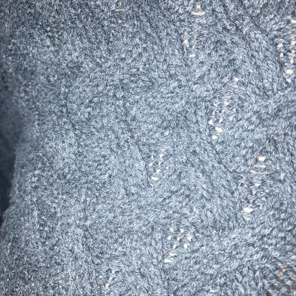 Sweater - Picture 4 of 4